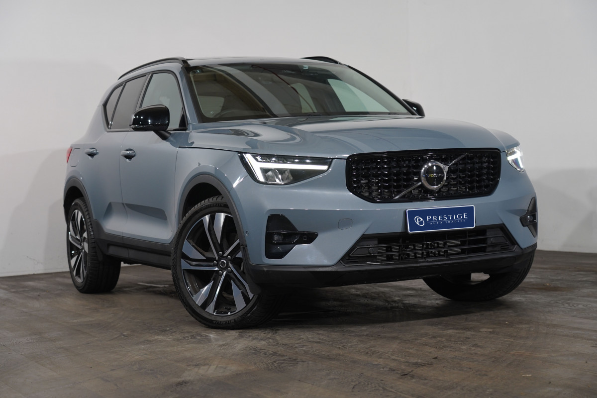 2022 Volvo Xc40 Ultimate B5 Dark Mhev SUV