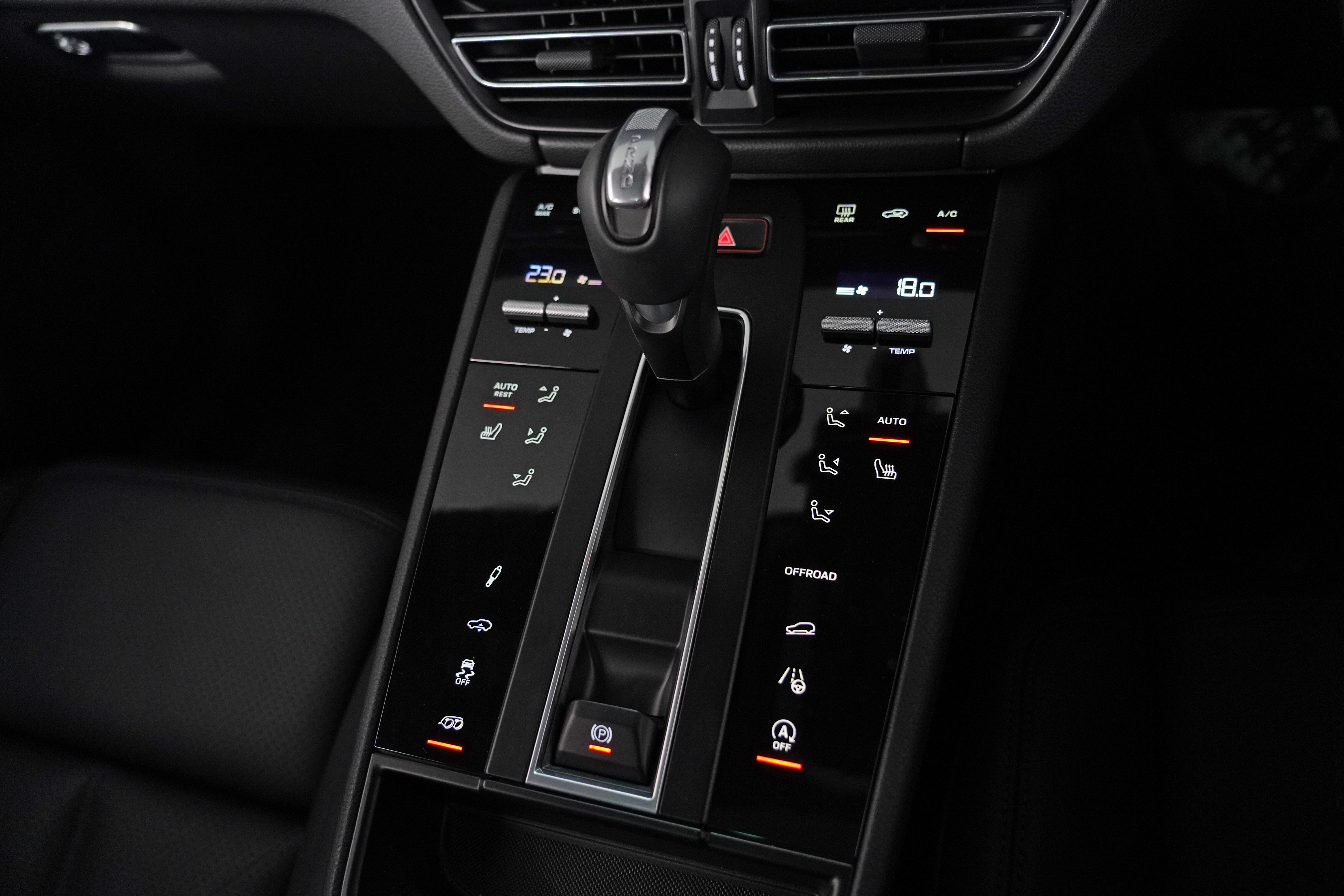 2023 Porsche Macan Gts Wagon Image 31