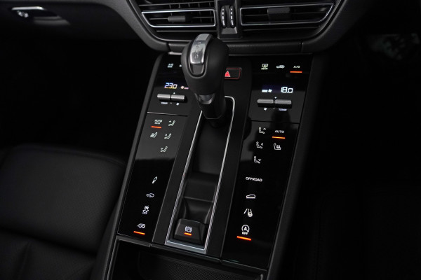 2023 Porsche Macan Gts Wagon Image 31