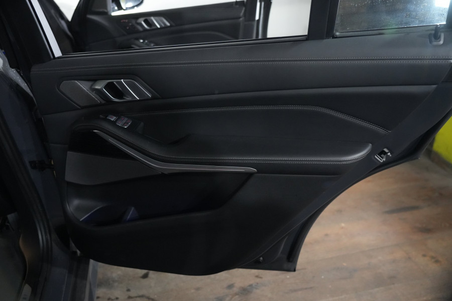 2021 BMW X7 M50i SUV Image 37
