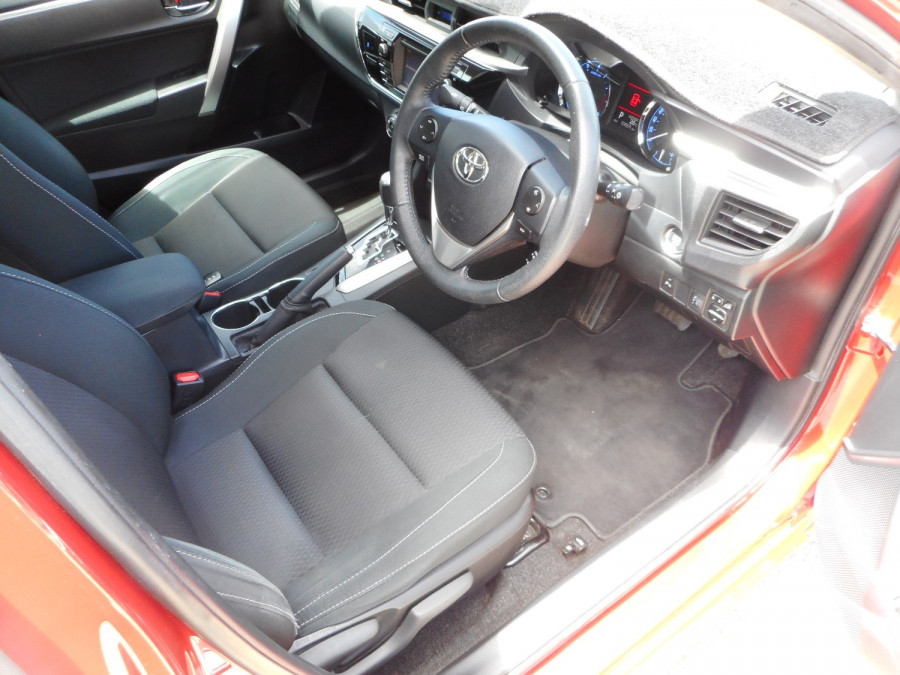 2014 Toyota Corolla ZRE172R SX Sedan Image 10