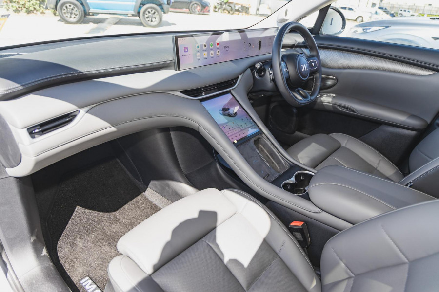 2025 MG IM6 S12L Platinum SUV Image 24