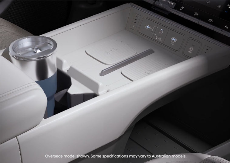 Dual access centre console Image