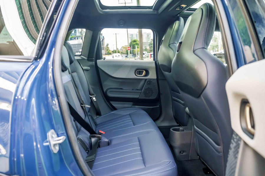 2025 MINI Cooper F65 C Favoured Hatch