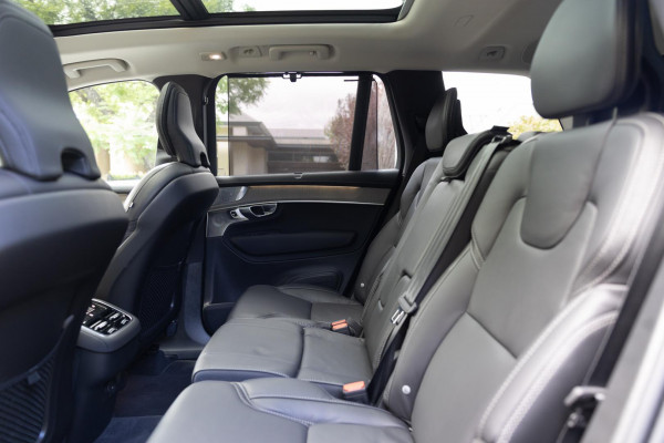 2025 MY26 Volvo XC90 L Series Ultra B5 Dark SUV Image 5