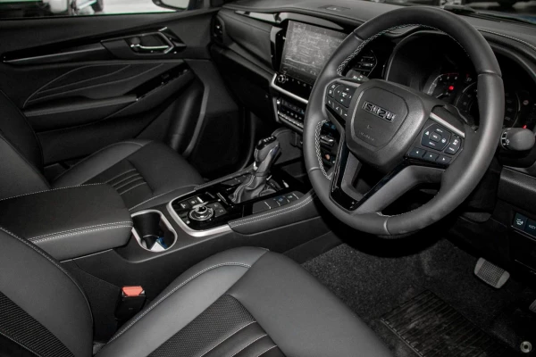 2026 MY25.5 Isuzu MU-X RJ LS-T SUV Image 5