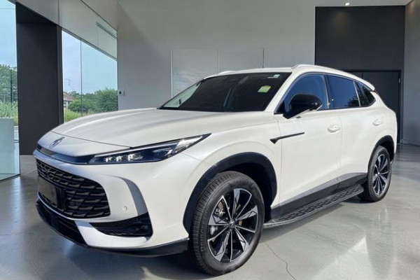 2025 MG HS AS33P Super Hybrid Essence SUV