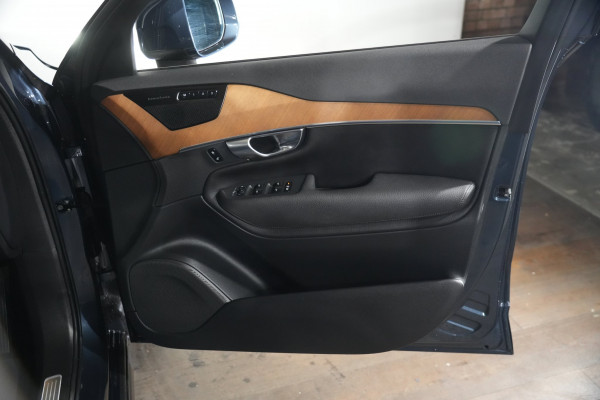 2021 Volvo XC90 L Series T6 Momentum SUV Image 31