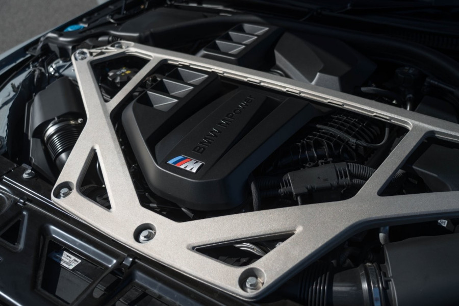 2024 BMW M4 CS Coupe Image 15