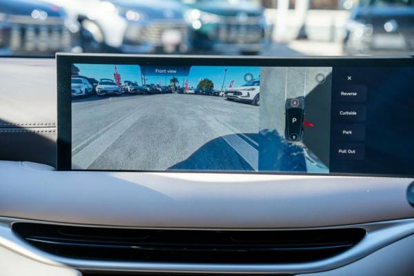 2025 MG IM5 P12L Performance Hatch Image 15