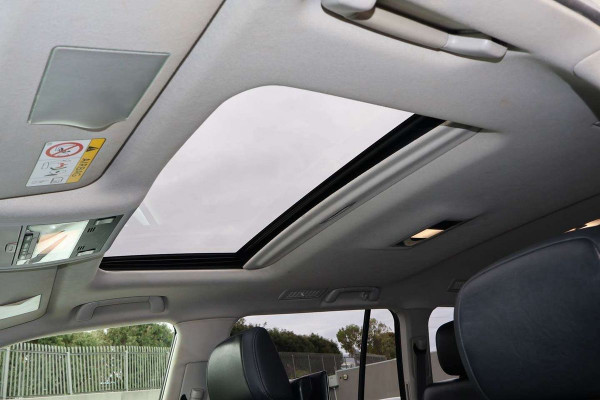 2016 Toyota LandCruiser VDJ200R Sahara SUV Image 13