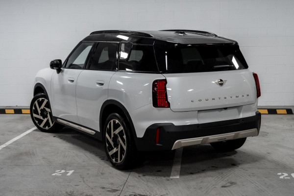 2026 MINI Countryman U25 C Favoured SUV image 2