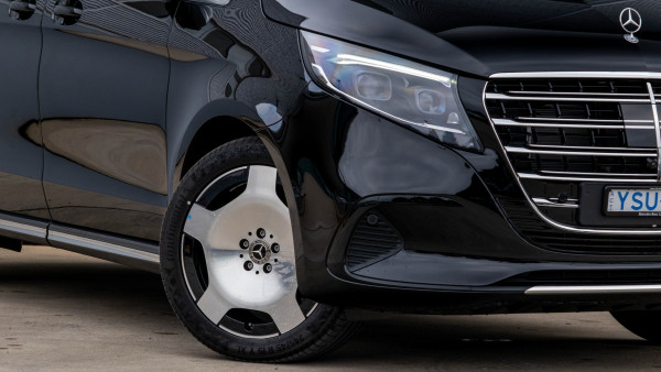2025 Mercedes-Benz V-Class 447 V300 Exclusive People Mover image 19