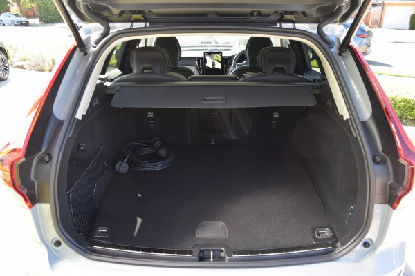 2026 Volvo XC60 UZ Ultra T8 Plug-in Hybrid Dark SUV Image 11