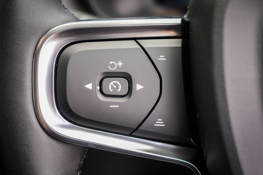 2024 MY25 Volvo XC40 XZ Ultra B4 Bright SUV Image 22