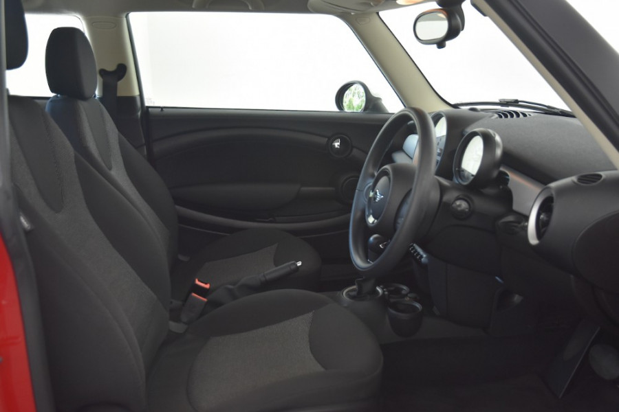 2012 Mini Hatch R56 LCI Cooper Hatchback Image 10