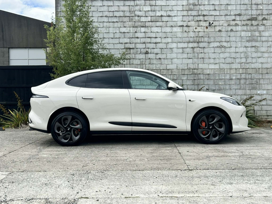2026 MG IM6 Platinum SUV Image 2