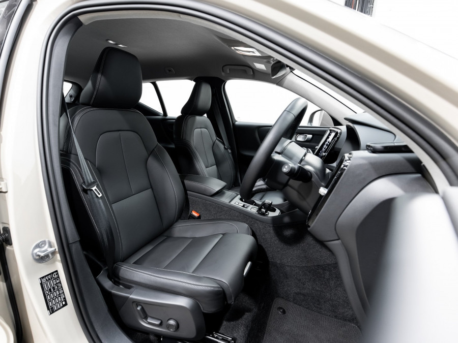 2026 Volvo XC40 XZ Plus B4 SUV Image 19