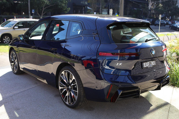 2026 BMW iX I20 xDrive45 M Sport SUV image 7
