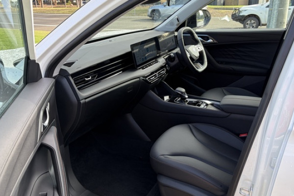 2025 MG HS AS33P Super Hybrid Essence SUV Image 9