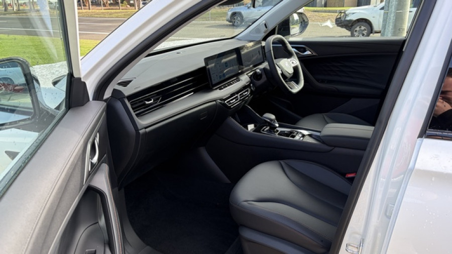 2025 MG HS AS33P Super Hybrid Essence SUV Image 9