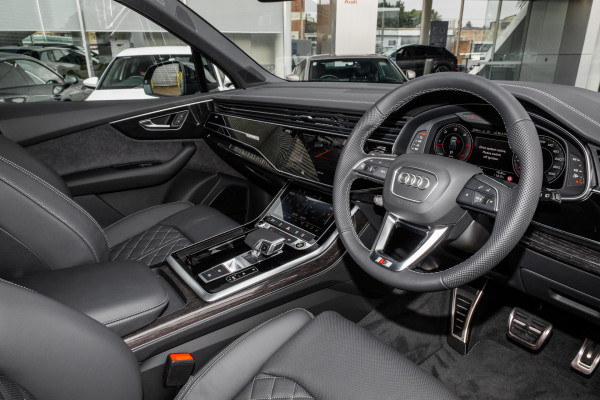 2026 MY25 Audi SQ7 4M TFSI SUV image 7