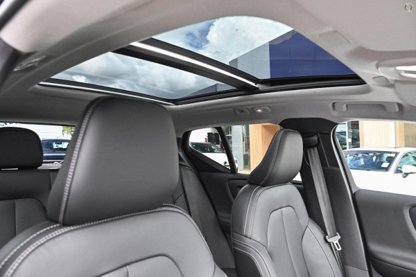 2025 MY26 Volvo XC40 XZ Ultra B4 Bright SUV Image 11