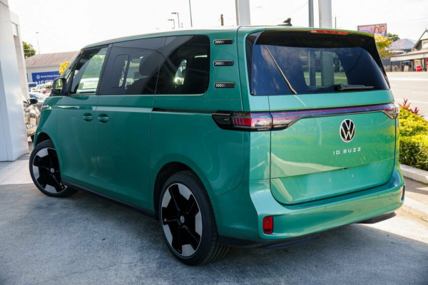 2025 Volkswagen ID. Buzz EB Pro BEV560 People Mover Image 2
