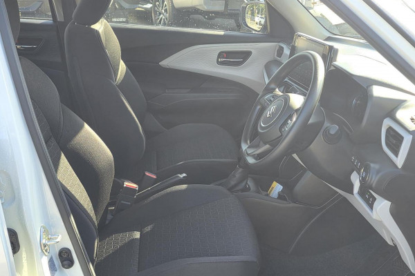 2025 Suzuki Swift UZ Hybrid Hatch Image 12