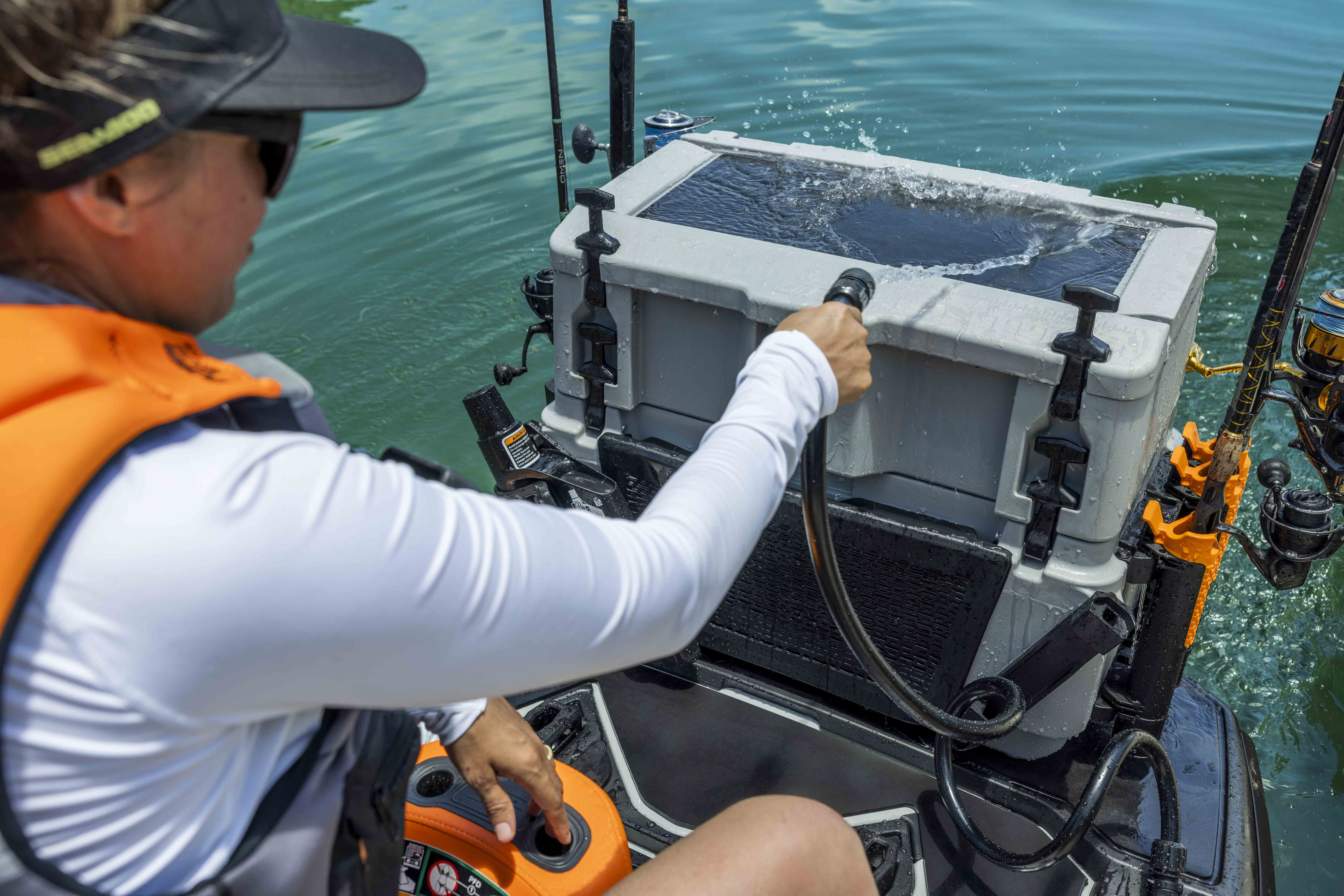 LinQ Fishing Cooler & Livewell Image