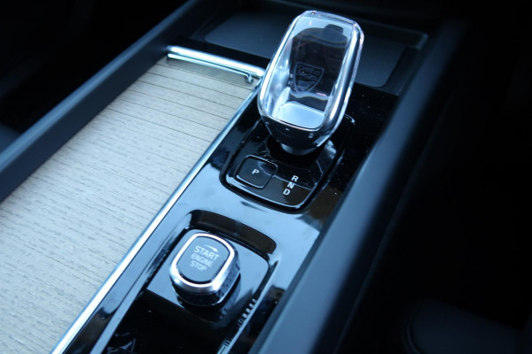 2025 MY26 Volvo XC60 UZ Plus T8 Plug-in Hybrid Dark SUV Image 10