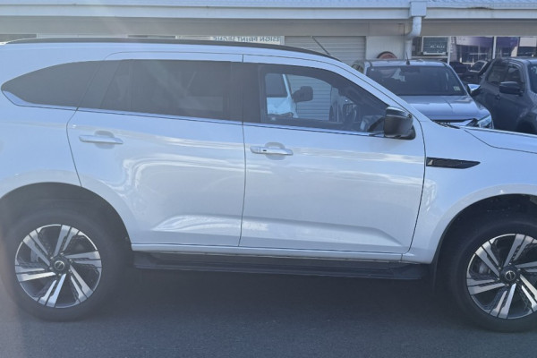2025 MY25.5 Isuzu MU-X RJ LS-T SUV Image 10