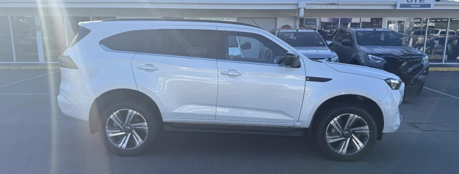 2025 MY25.5 Isuzu MU-X RJ LS-T SUV Image 10