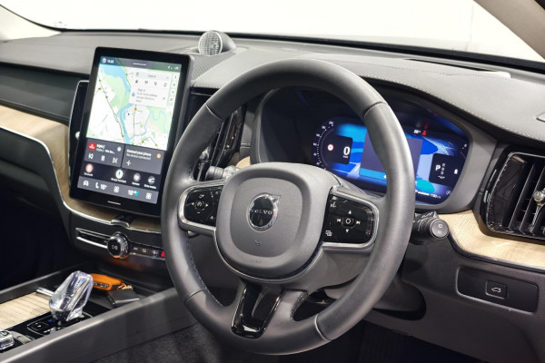 2025 MY26 Volvo XC60 UZ Ultra B5 Dark SUV Image 36