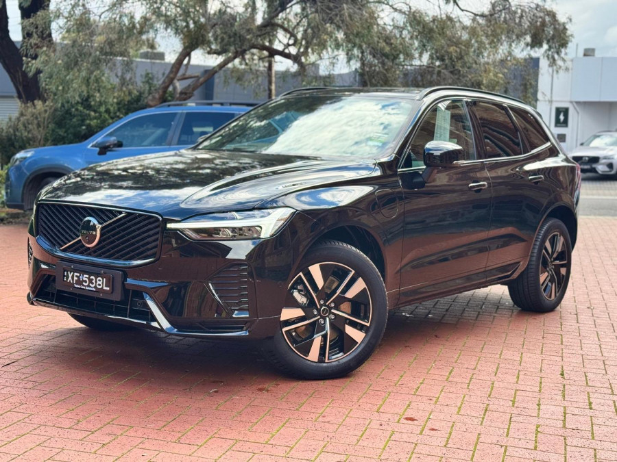2025 Volvo XC60 UZ Plus T8 Plug-in Hybrid SUV Image 4
