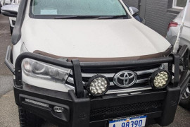 Toyota HiLux SR5 GUN126R