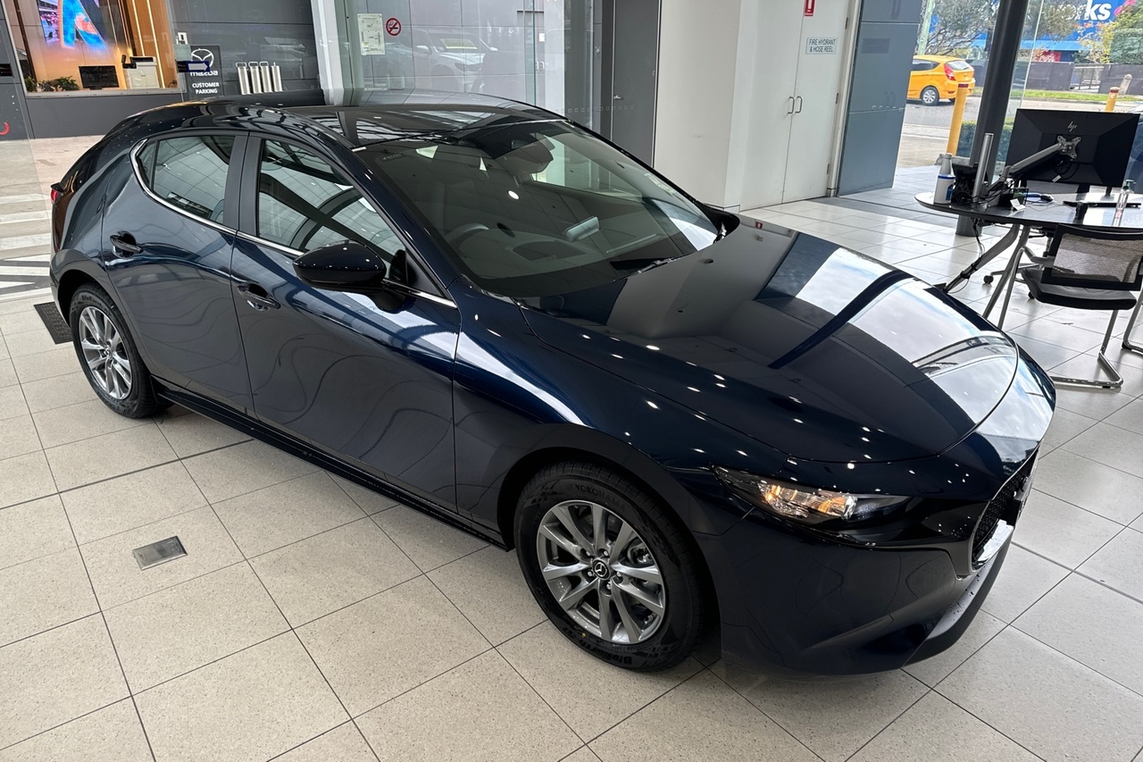 2024 Mazda 3 BP Series G20 Pure Hatch Image 11