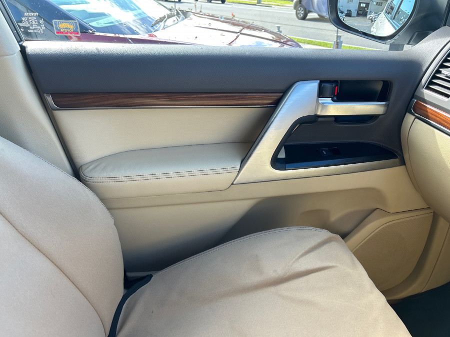 2016 Toyota LandCruiser VDJ200R Sahara SUV Image 33