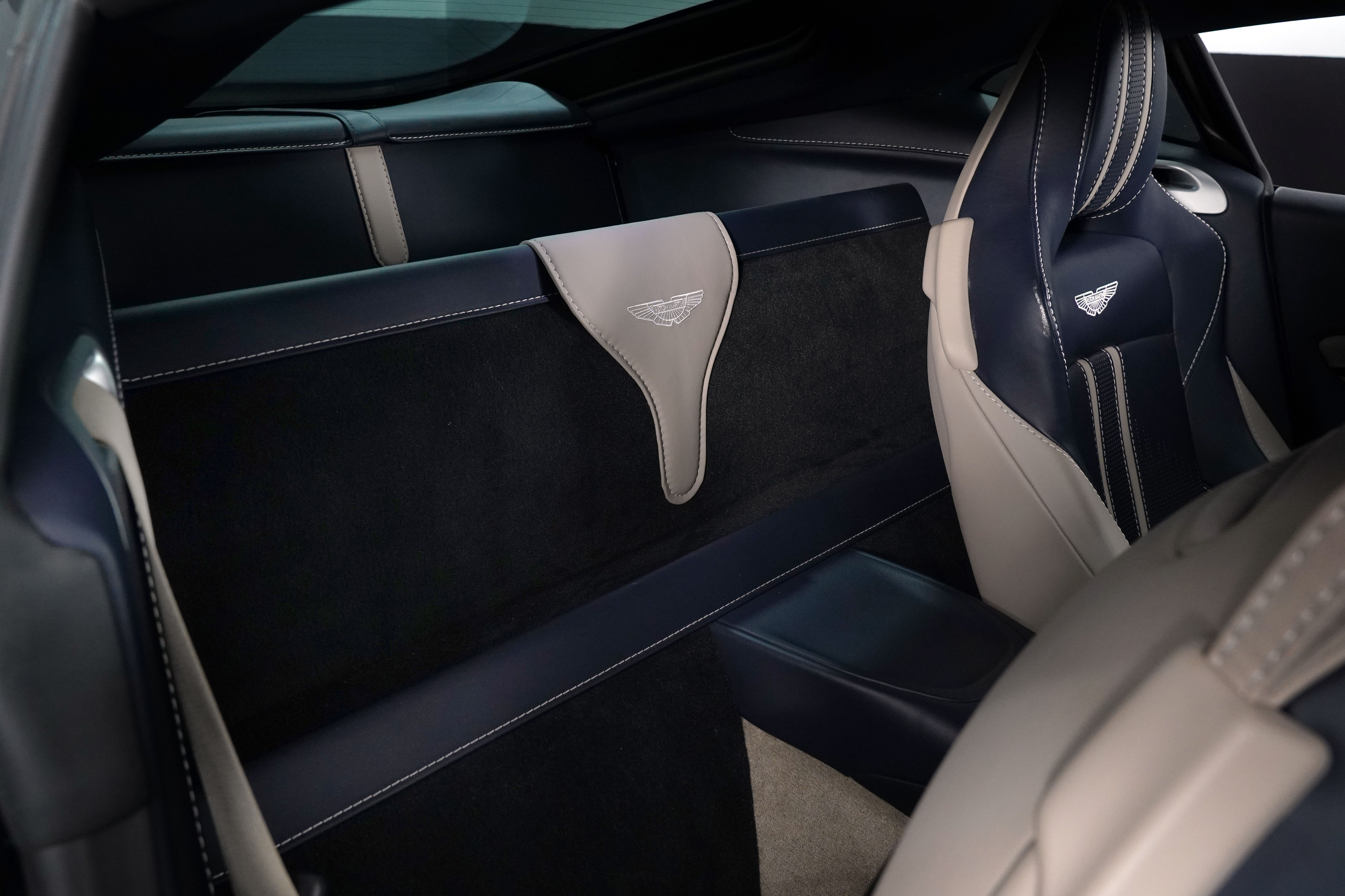 2018 Aston Martin Vantage Coupe Image 41