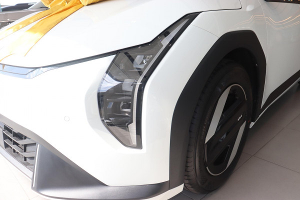 2025 MY26 Kia EV4  Air Standard Range Sedan Image 3