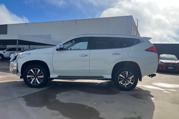 2019 Mitsubishi Pajero Sport QE GLS SUV Image 4