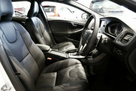 2017 Volvo V40 M Series D4 Inscription Hatchback