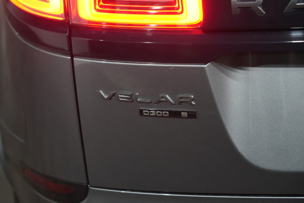 2017 Land Rover Range Rover Velar L560 D300 R-Dynamic S SUV Image 9