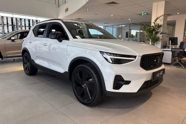 2025 Volvo XC40 XZ Black Edition SUV