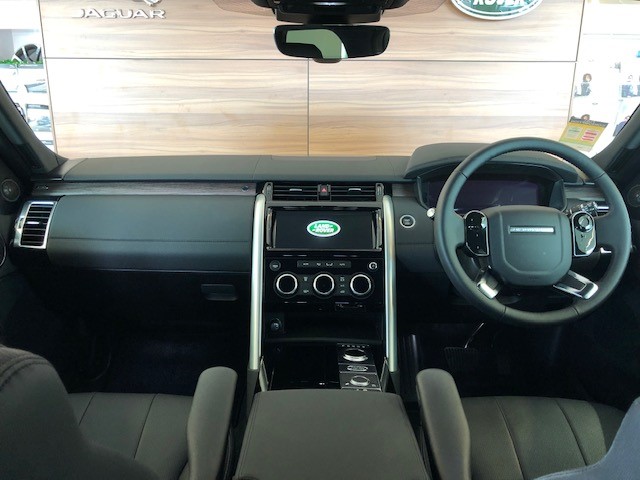 2019 Land Rover Discovery Series 5 HSE SUV Image 10