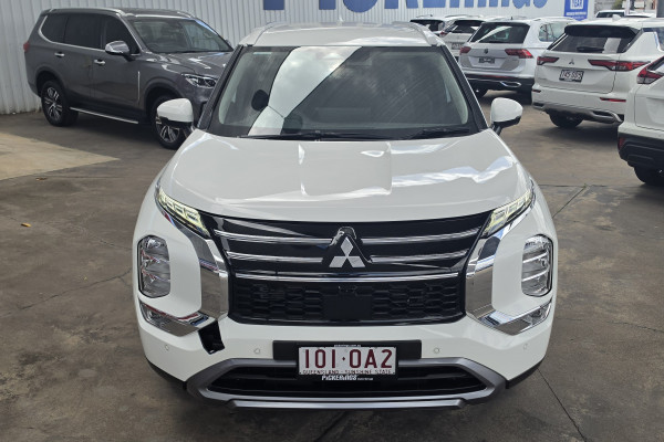 2025 Mitsubishi Outlander ZM LS SUV Image 2