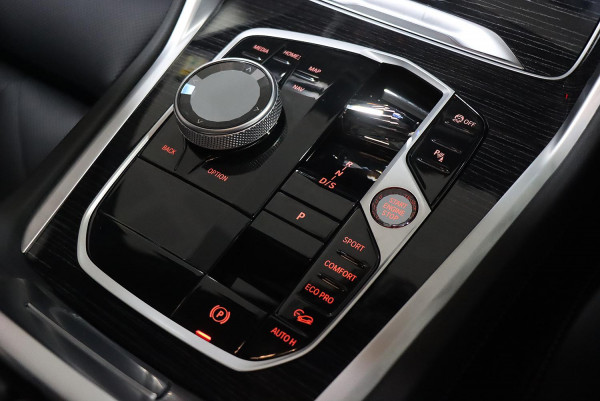 2025 BMW X6 G06 LCI xDrive30d M Sport SUV image 18