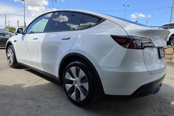 2023 Tesla Model Y  Rear-Wheel Drive SUV Image 9