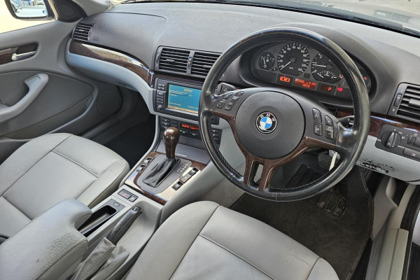 2004 BMW 3 Series E46 318i M Sport Sedan Image 10