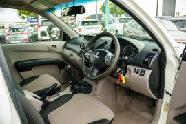 2014 MY15 Mitsubishi Triton MN GLX Cab Chassis